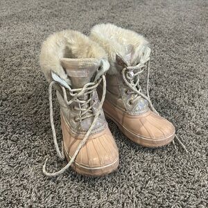 London Fog girls snowboots size 1